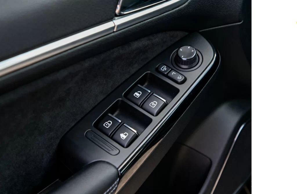 Application of Waterproof Tact Switches on Car Center Console插图1 Applying Waterproof Tact Switches to Automotive Center Consoles