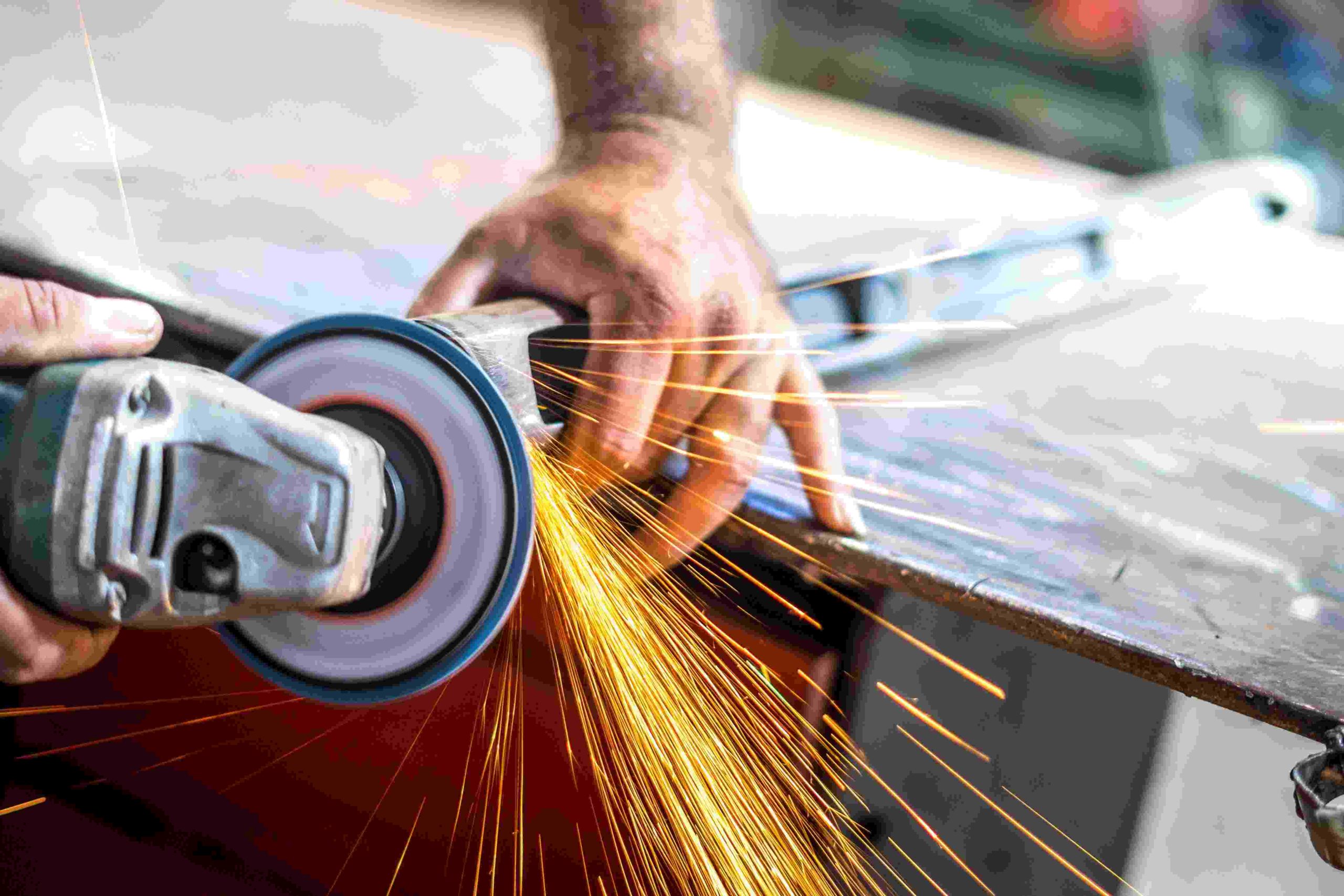 Application of WS2 High Current Waterproof Micro Switch in Angle Grinder Design (1)